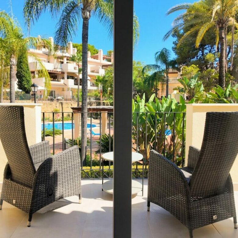 FOR SALE 🏡 Stylish Townhouse near the Beach – Atalaya de Rio Verde, Nueva Andalucía, Marbella