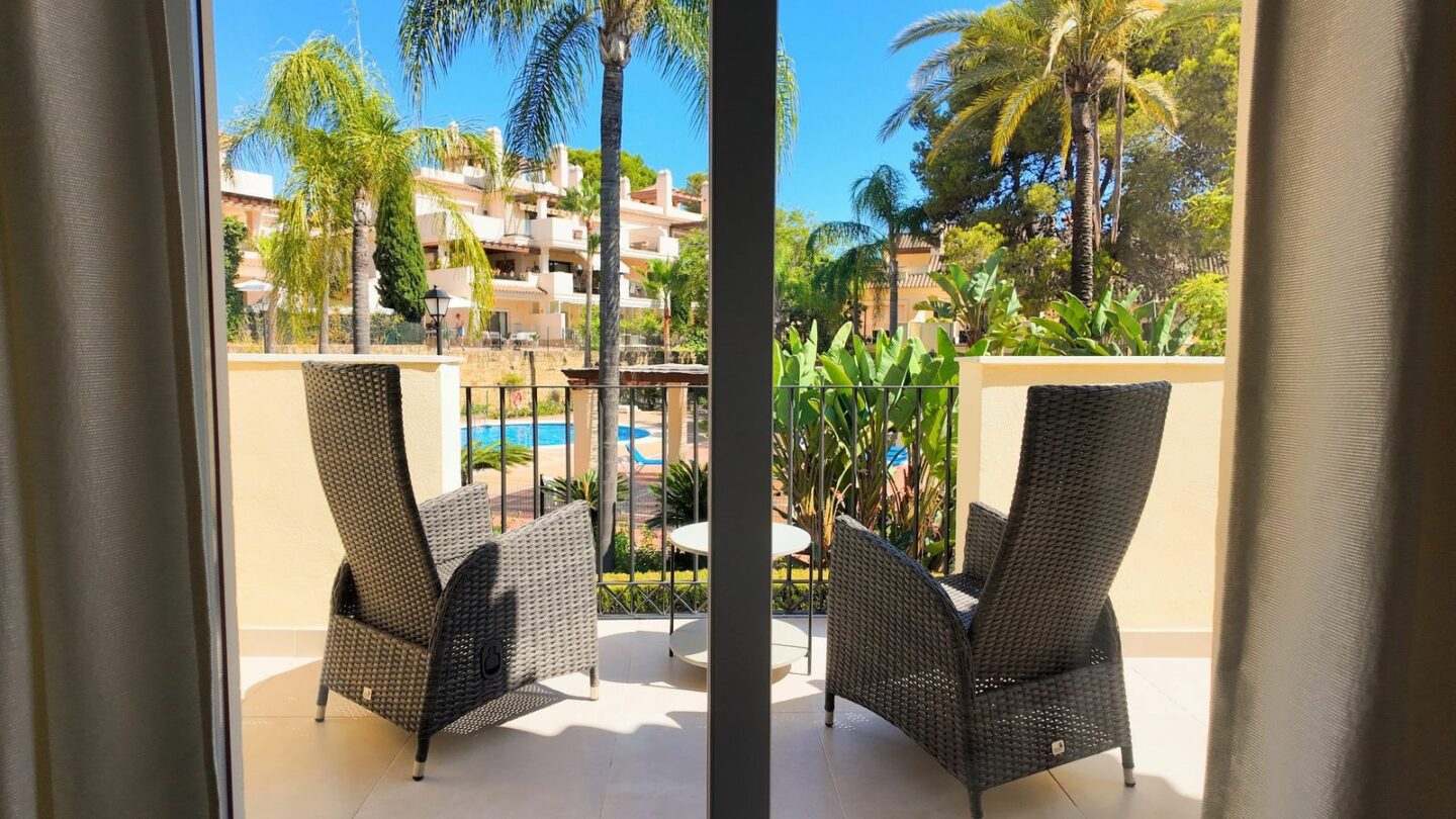FOR SALE 🏡 Stylish Townhouse near the Beach – Atalaya de Rio Verde, Nueva Andalucía, Marbella