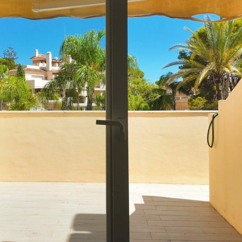 FOR SALE 🏡 Stylish Townhouse near the Beach – Atalaya de Rio Verde, Nueva Andalucía, Marbella