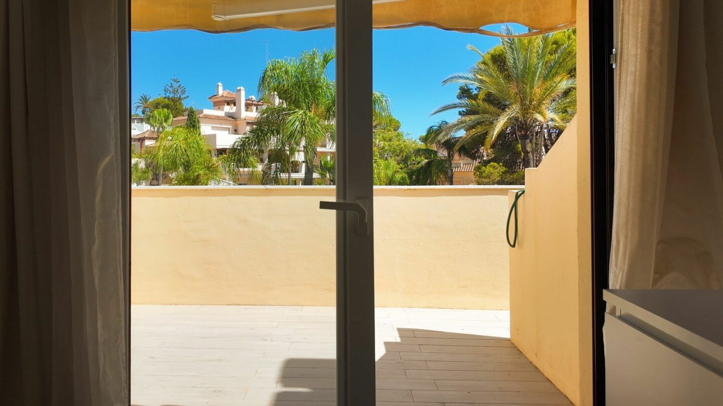 FOR SALE 🏡 Stylish Townhouse near the Beach – Atalaya de Rio Verde, Nueva Andalucía, Marbella