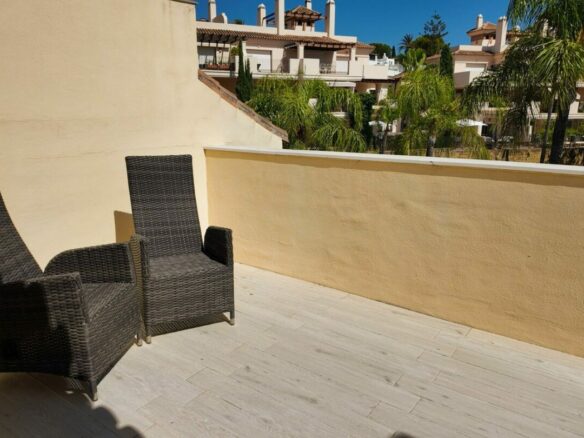 FOR SALE 🏡 Stylish Townhouse near the Beach – Atalaya de Rio Verde, Nueva Andalucía, Marbella