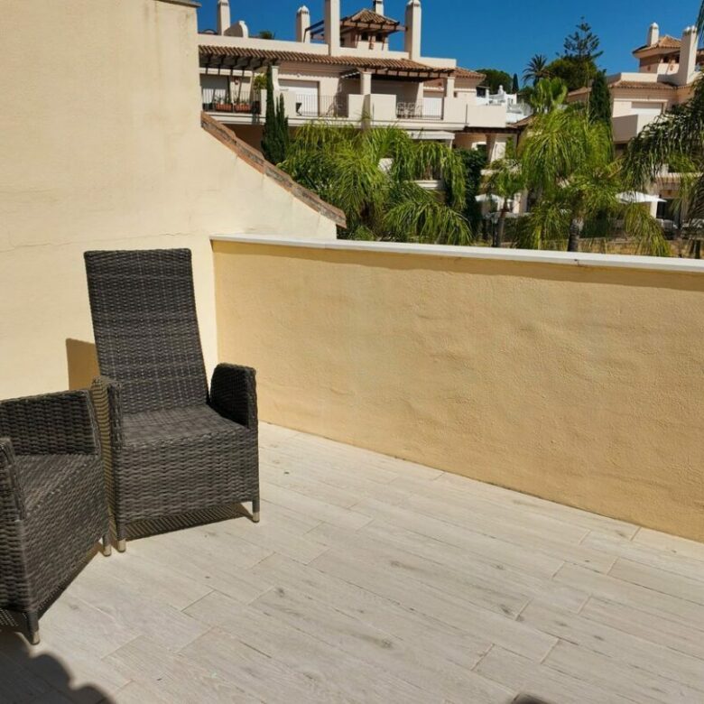 FOR SALE 🏡 Stylish Townhouse near the Beach – Atalaya de Rio Verde, Nueva Andalucía, Marbella
