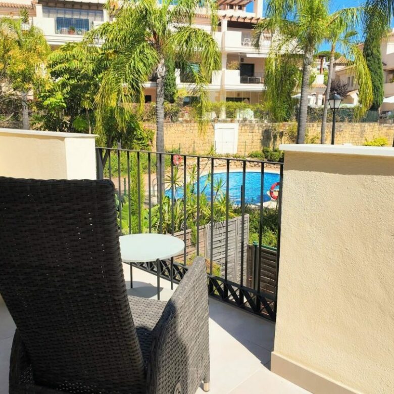 FOR SALE 🏡 Stylish Townhouse near the Beach – Atalaya de Rio Verde, Nueva Andalucía, Marbella