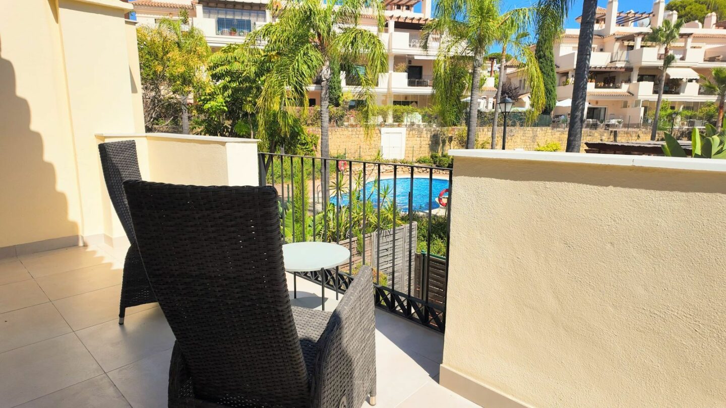 FOR SALE 🏡 Stylish Townhouse near the Beach – Atalaya de Rio Verde, Nueva Andalucía, Marbella