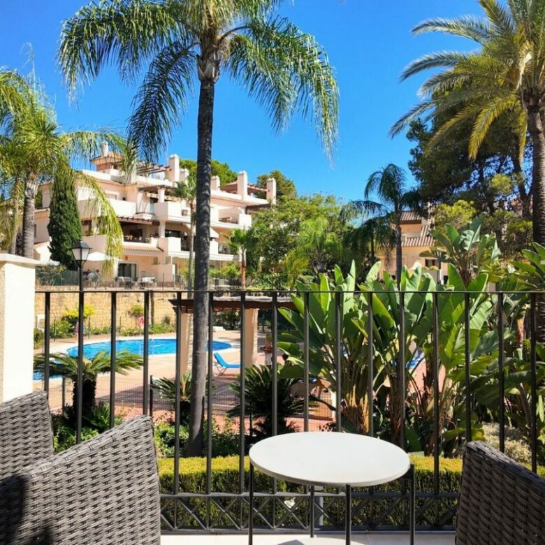 FOR SALE 🏡 Stylish Townhouse near the Beach – Atalaya de Rio Verde, Nueva Andalucía, Marbella