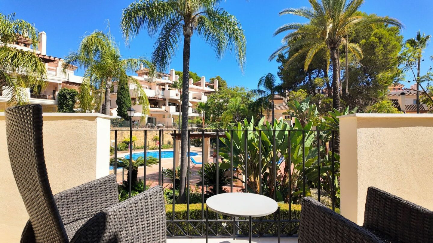 FOR SALE 🏡 Stylish Townhouse near the Beach – Atalaya de Rio Verde, Nueva Andalucía, Marbella