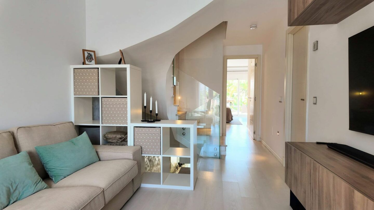 FOR SALE 🏡 Stylish Townhouse near the Beach – Atalaya de Rio Verde, Nueva Andalucía, Marbella