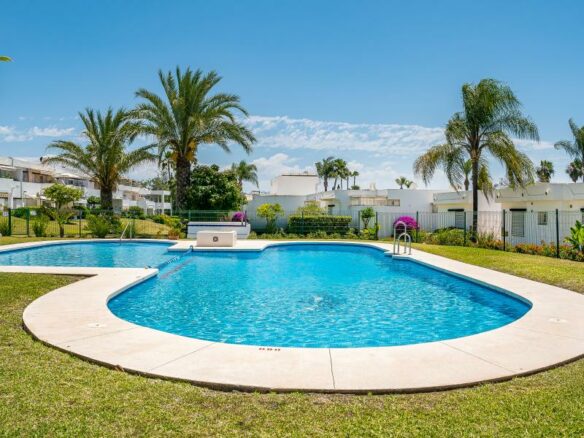 FOR SALE 🏡 Garden Townhouse near the Aloha Strip – Aloha Sur, Nueva Andalucía, Marbella