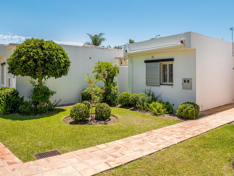 FOR SALE 🏡 Garden Townhouse near the Aloha Strip – Aloha Sur, Nueva Andalucía, Marbella