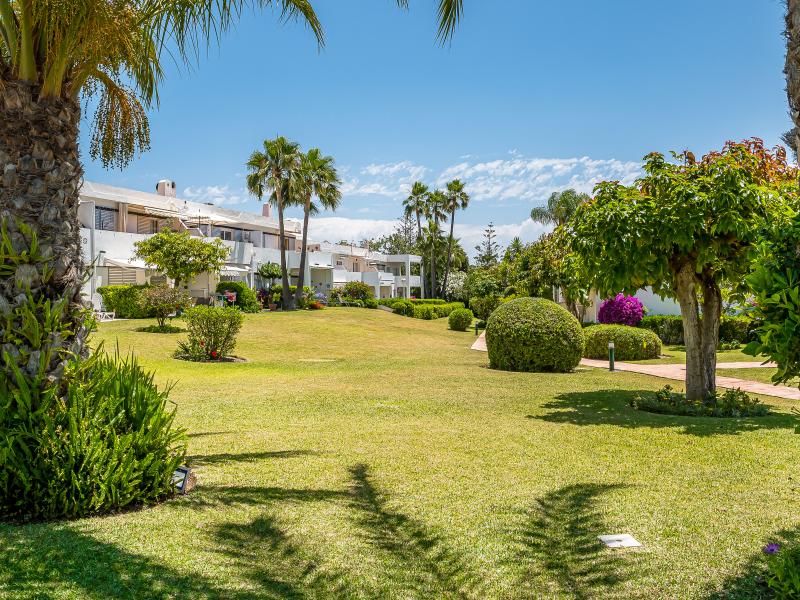 FOR SALE 🏡 Garden Townhouse near the Aloha Strip – Aloha Sur, Nueva Andalucía, Marbella