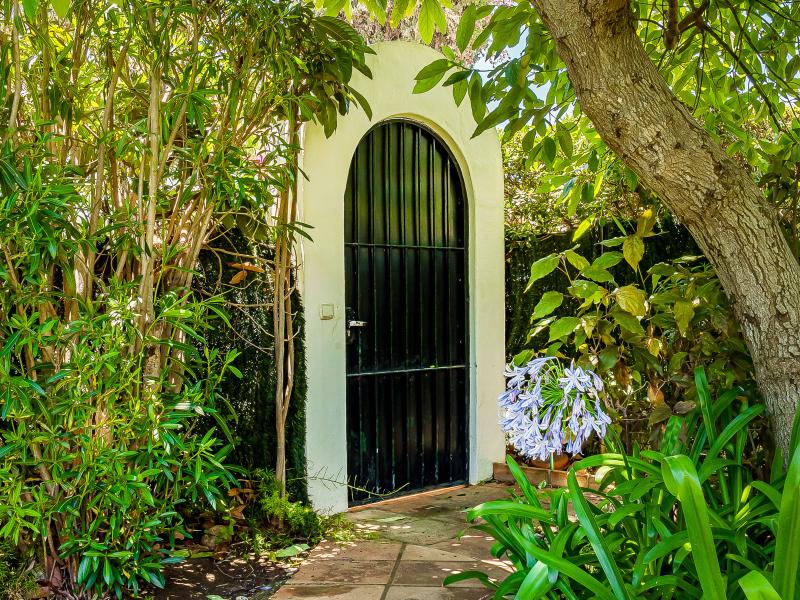 FOR SALE 🏡 Garden Townhouse near the Aloha Strip – Aloha Sur, Nueva Andalucía, Marbella