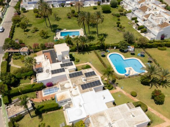 FOR SALE 🏡 Garden Townhouse near the Aloha Strip – Aloha Sur, Nueva Andalucía, Marbella