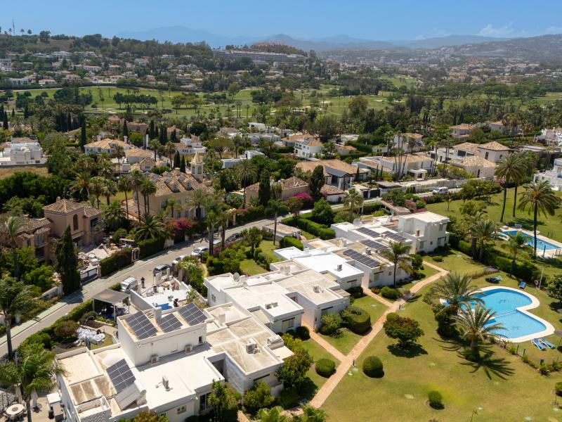 FOR SALE 🏡 Garden Townhouse near the Aloha Strip – Aloha Sur, Nueva Andalucía, Marbella