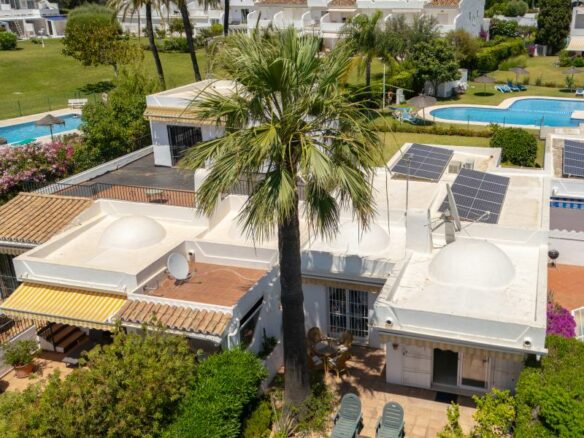 FOR SALE 🏡 Garden Townhouse near the Aloha Strip – Aloha Sur, Nueva Andalucía, Marbella