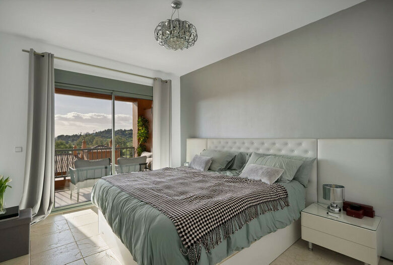 FOR SALE 🏡 Spacious Apartment in Gated Community – Benatalaya, Atalaya, Estepona
