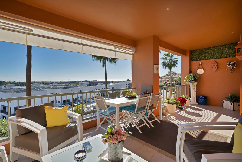 FOR SALE 🏡 Elegant Two Bedroom Apartment – Benatalaya, Atalaya, Estepona