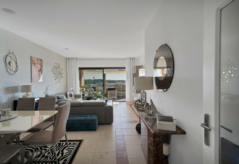 FOR SALE 🏡 Elegant Two Bedroom Apartment – Benatalaya, Atalaya, Estepona
