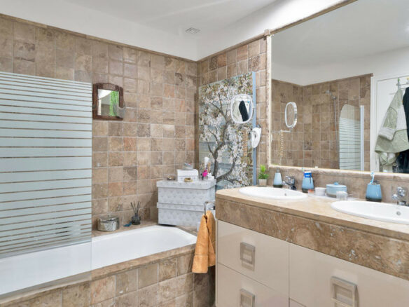 FOR SALE 🏡 Elegant Two Bedroom Apartment – Benatalaya, Atalaya, Estepona