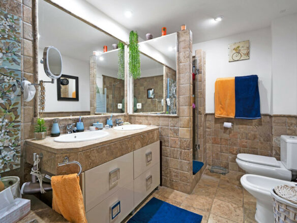 FOR SALE 🏡 Elegant Two Bedroom Apartment – Benatalaya, Atalaya, Estepona
