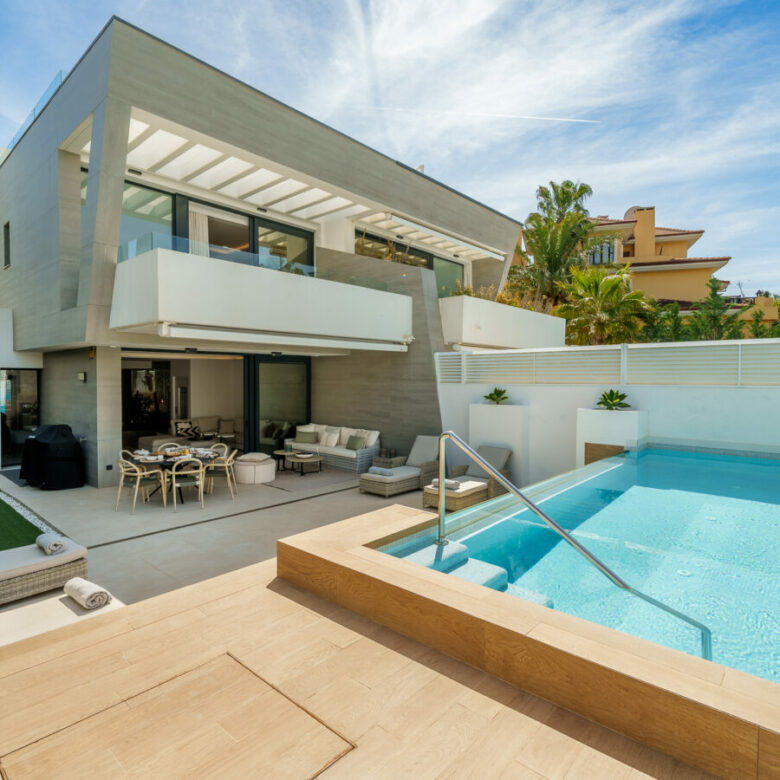 FOR SALE 🏡 Banus Bay Semi-Detached Villa – Nueva Andalucía, Marbella