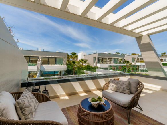 FOR SALE 🏡 Banus Bay Semi-Detached Villa – Nueva Andalucía, Marbella