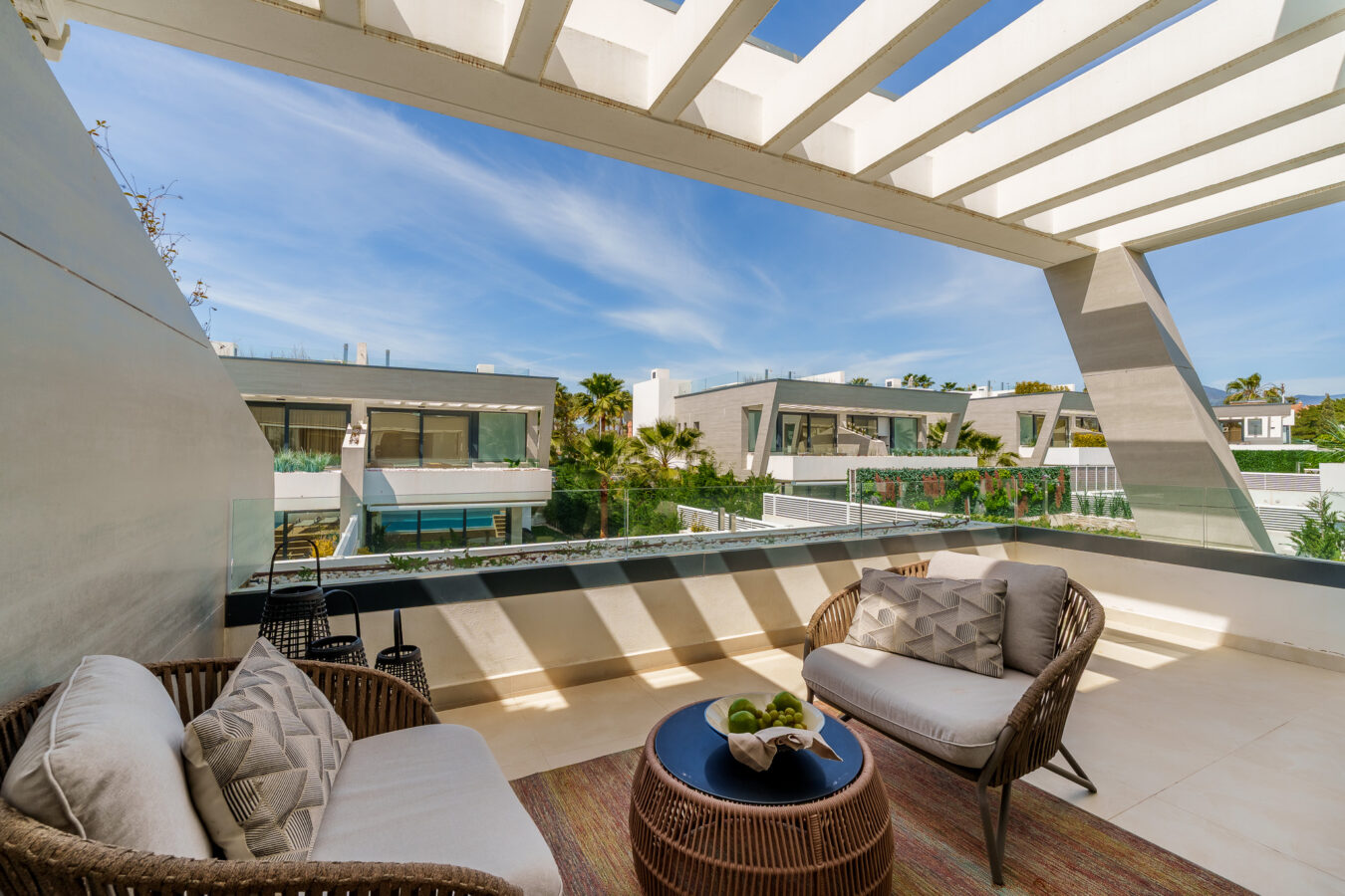 FOR SALE 🏡 Banus Bay Semi-Detached Villa – Nueva Andalucía, Marbella