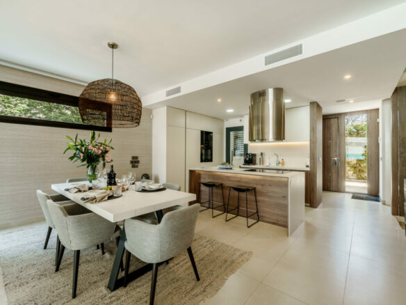 FOR SALE 🏡 Banus Bay Semi-Detached Villa – Nueva Andalucía, Marbella