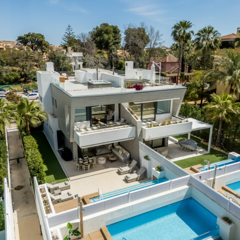 FOR SALE 🏡 Banus Bay Semi-Detached Villa – Nueva Andalucía, Marbella