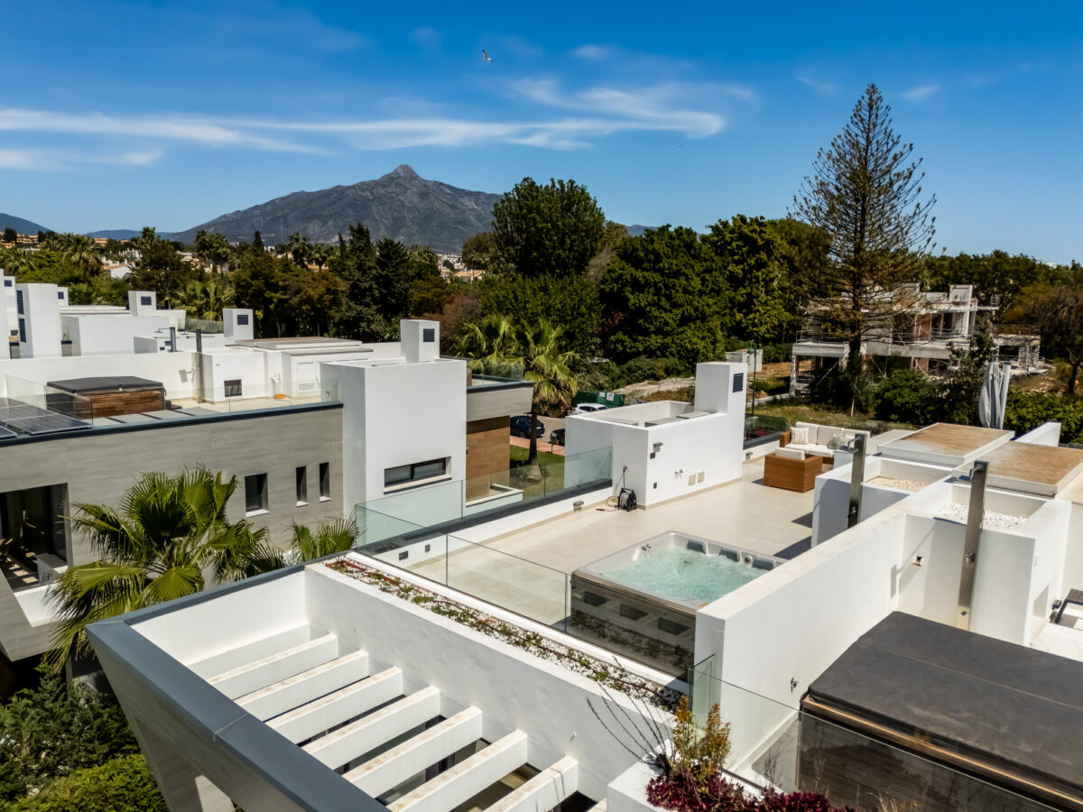 FOR SALE 🏡 Banus Bay Semi-Detached Villa – Nueva Andalucía, Marbella