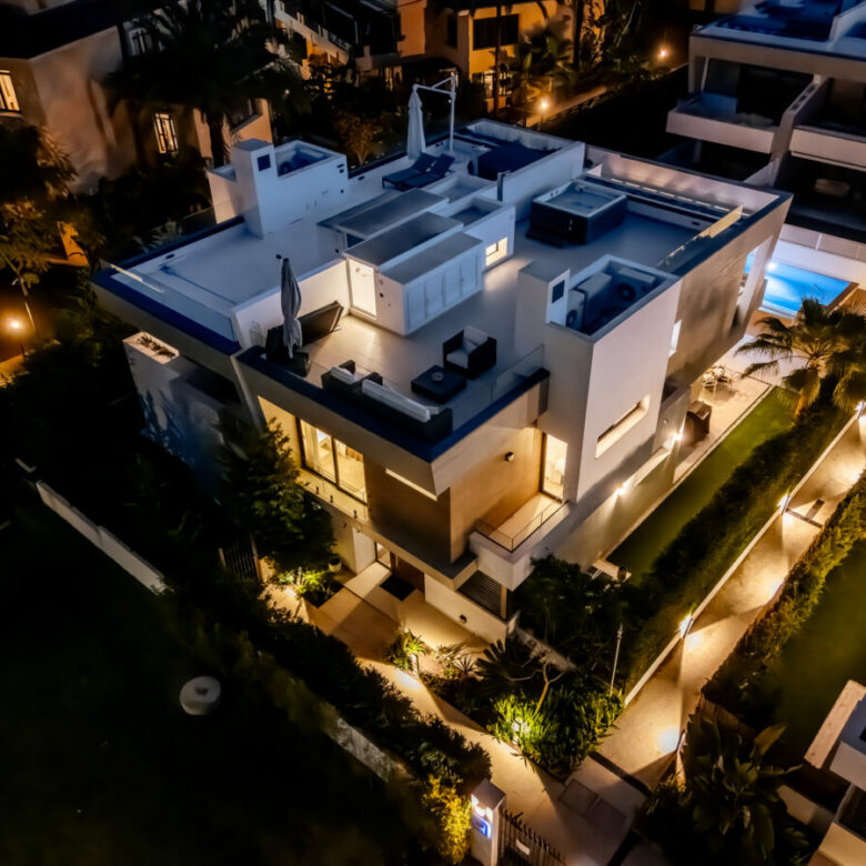 FOR SALE 🏡 Banus Bay Semi-Detached Villa – Nueva Andalucía, Marbella
