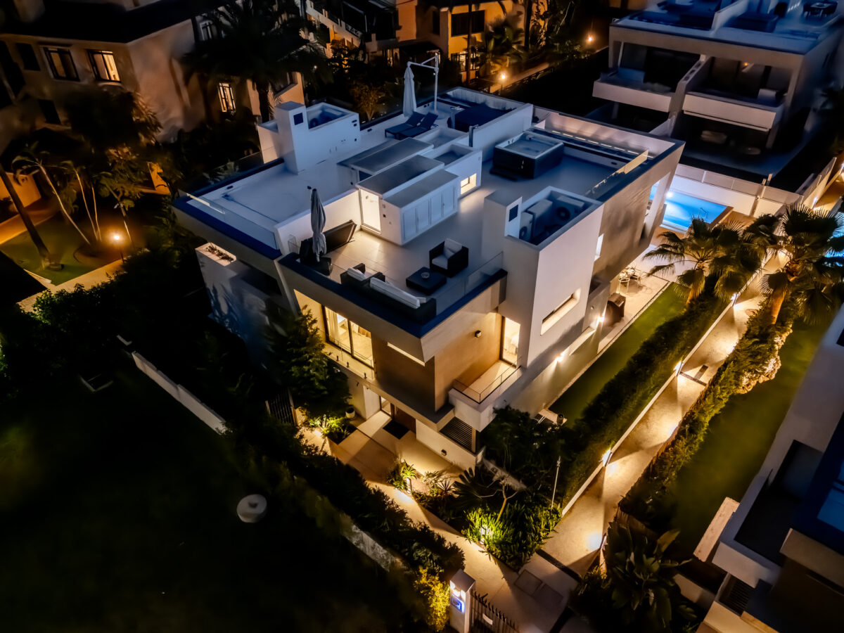 FOR SALE 🏡 Banus Bay Semi-Detached Villa – Nueva Andalucía, Marbella
