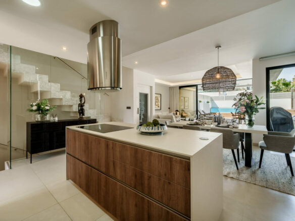 FOR SALE 🏡 Banus Bay Semi-Detached Villa – Nueva Andalucía, Marbella
