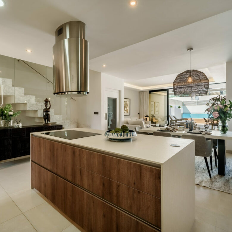 FOR SALE 🏡 Banus Bay Semi-Detached Villa – Nueva Andalucía, Marbella