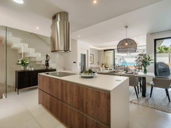 FOR SALE 🏡 Banus Bay Semi-Detached Villa – Nueva Andalucía, Marbella