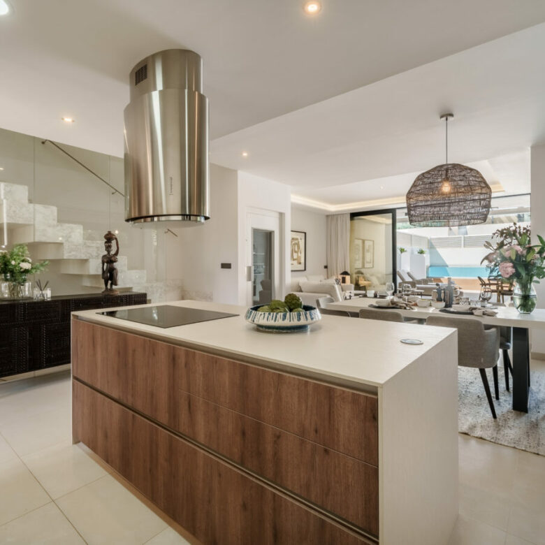 FOR SALE 🏡 Banus Bay Semi-Detached Villa – Nueva Andalucía, Marbella