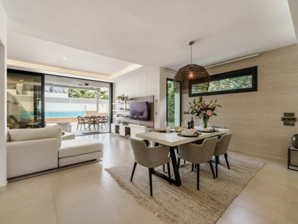 FOR SALE 🏡 Banus Bay Semi-Detached Villa – Nueva Andalucía, Marbella