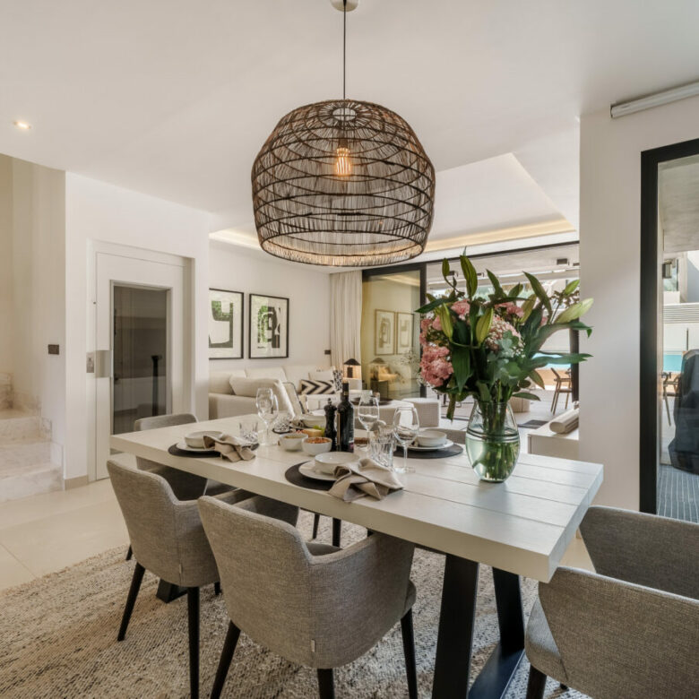 FOR SALE 🏡 Banus Bay Semi-Detached Villa – Nueva Andalucía, Marbella