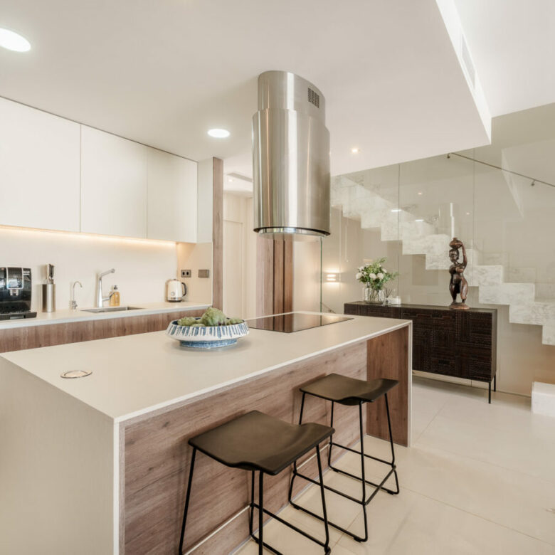 FOR SALE 🏡 Banus Bay Semi-Detached Villa – Nueva Andalucía, Marbella
