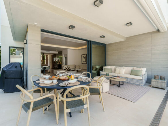 FOR SALE 🏡 Banus Bay Semi-Detached Villa – Nueva Andalucía, Marbella
