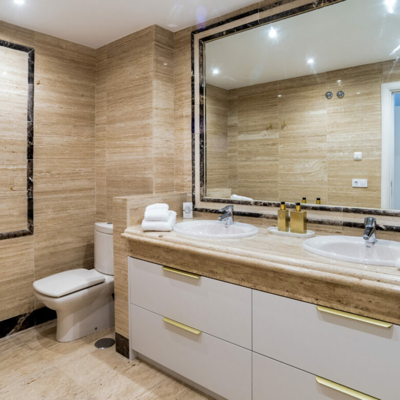 FOR SALE 🏡 Renovated Ground-Floor Apartment with Direct Pool Access – Sierra Blanca, Golden Mile, Marbella