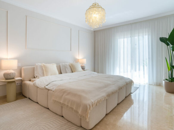 FOR SALE 🏡 Renovated Ground-Floor Apartment with Direct Pool Access – Sierra Blanca, Golden Mile, Marbella