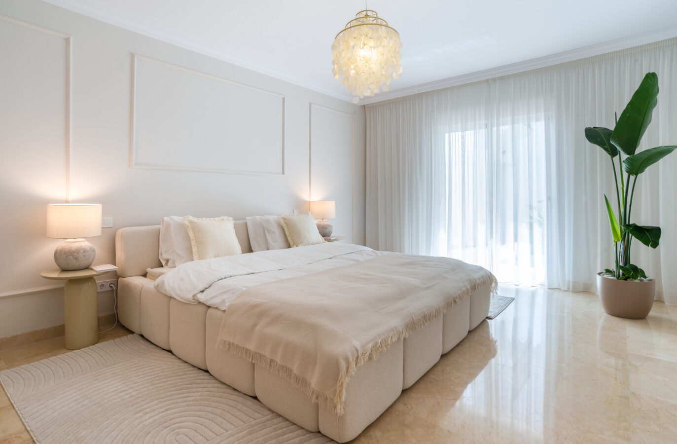 FOR SALE 🏡 Renovated Ground-Floor Apartment with Direct Pool Access – Sierra Blanca, Golden Mile, Marbella
