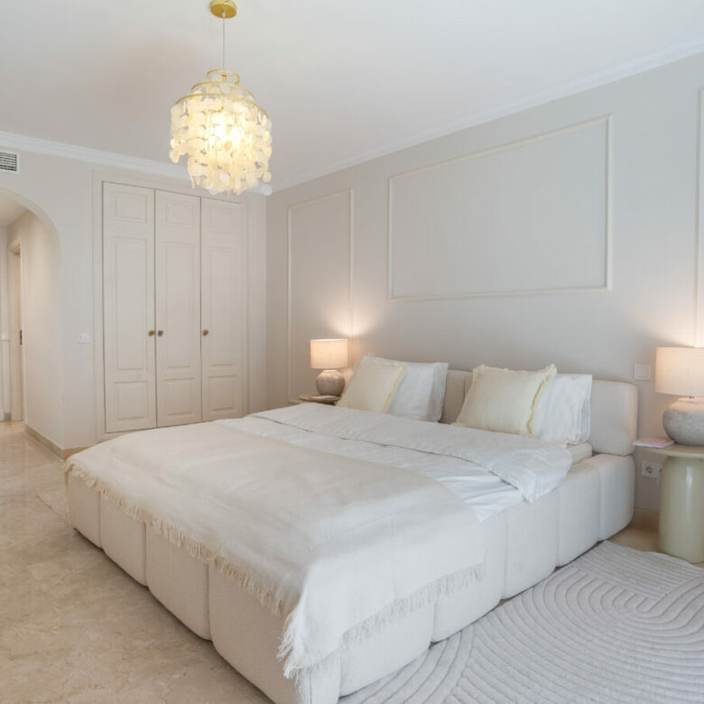FOR SALE 🏡 Renovated Ground-Floor Apartment with Direct Pool Access – Sierra Blanca, Golden Mile, Marbella