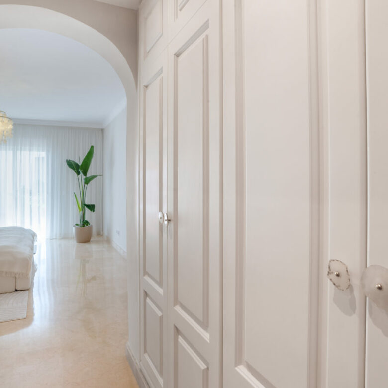 FOR SALE 🏡 Renovated Ground-Floor Apartment with Direct Pool Access – Sierra Blanca, Golden Mile, Marbella