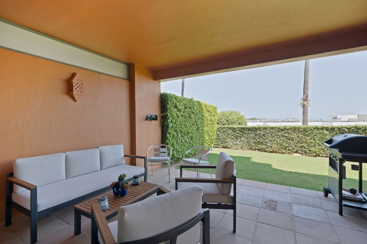 FOR SALE 🏡 Ground Floor Garden Apartment – Benatalaya, Atalaya, Estepona