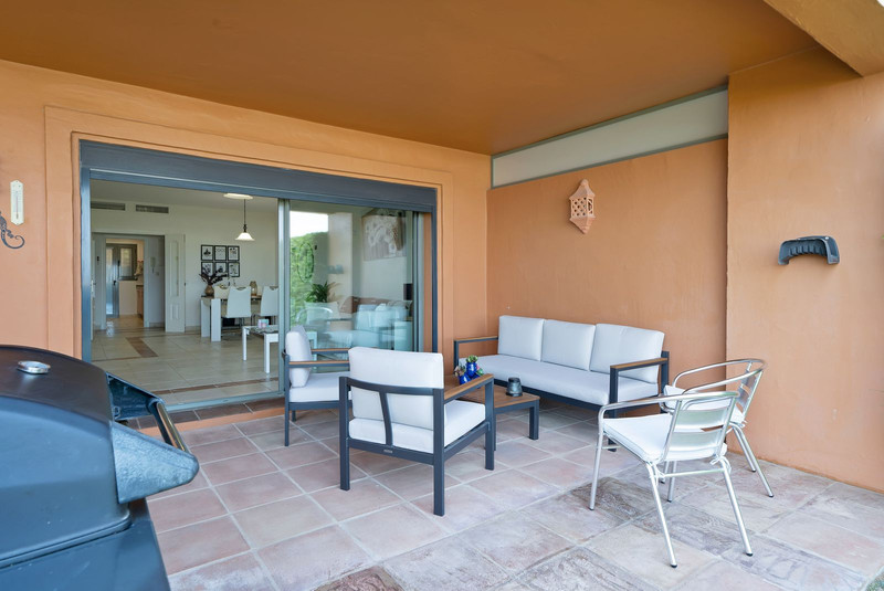 FOR SALE 🏡 Ground Floor Garden Apartment – Benatalaya, Atalaya, Estepona