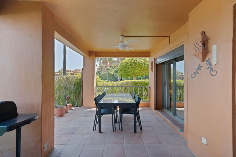 FOR SALE 🏡 Ground Floor Garden Apartment – Benatalaya, Atalaya, Estepona