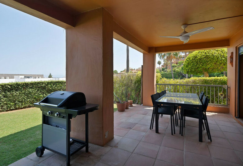 FOR SALE 🏡 Ground Floor Garden Apartment – Benatalaya, Atalaya, Estepona