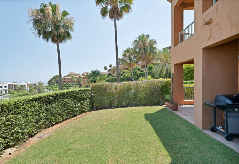 FOR SALE 🏡 Ground Floor Garden Apartment – Benatalaya, Atalaya, Estepona
