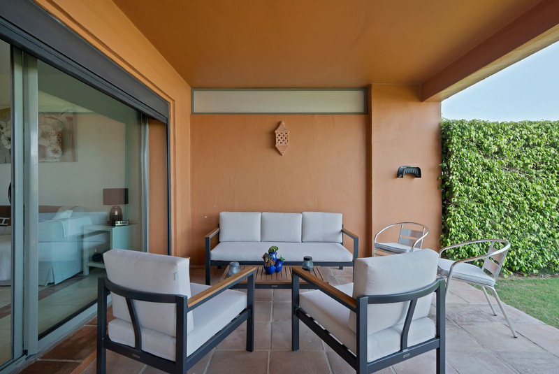 FOR SALE 🏡 Ground Floor Garden Apartment – Benatalaya, Atalaya, Estepona